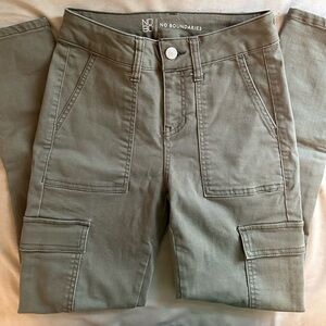 No Boundaries cargo skinny jeans